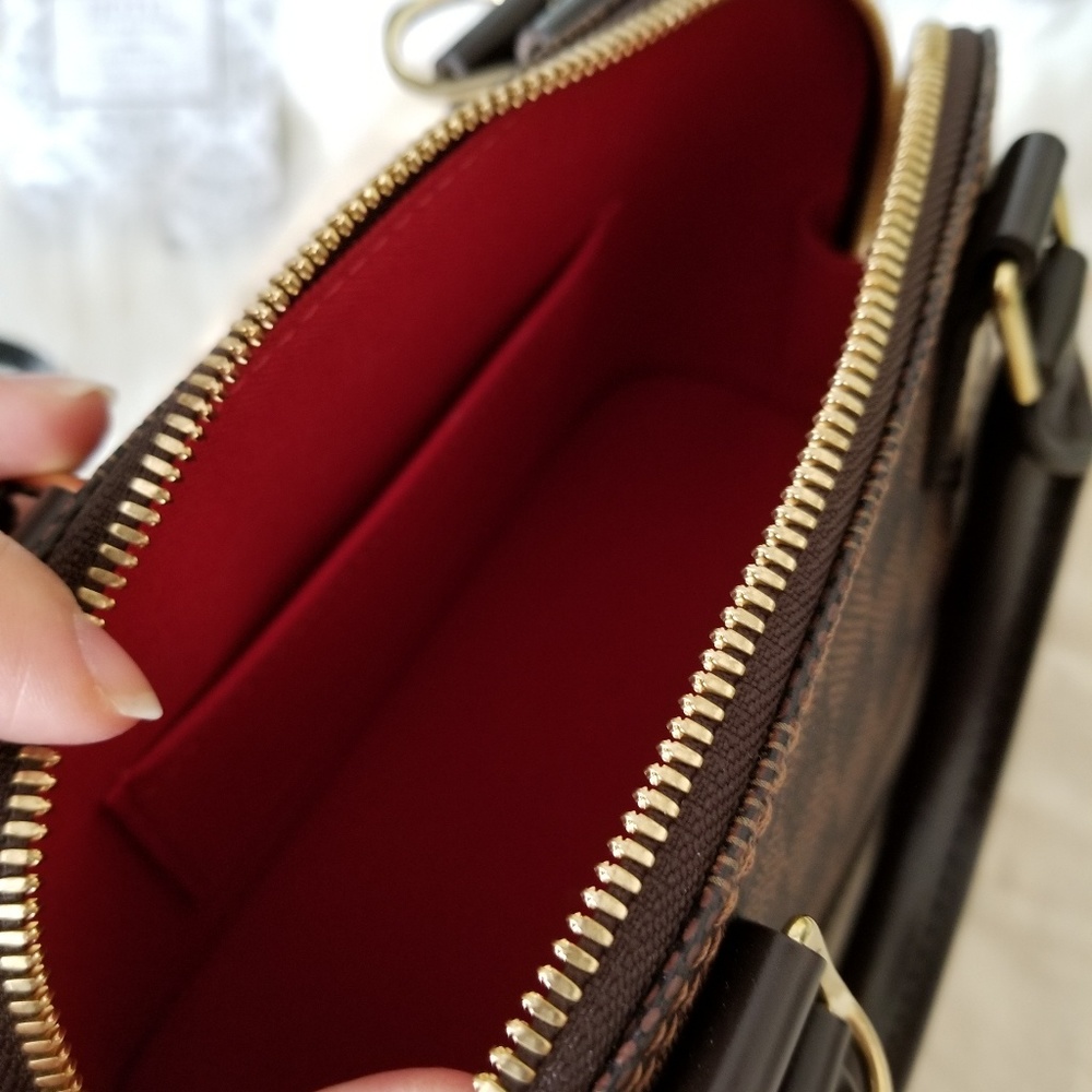 🎉🎉SOLD🎉🎉 Authentic Louis Vuitton Alma BB - Picture 4 of 6